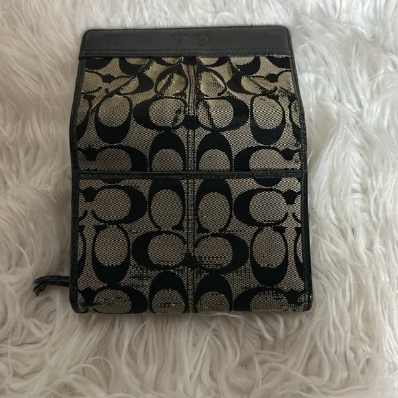 Coach Fold Wallet a little wear in fabric - Picture 6 of 8